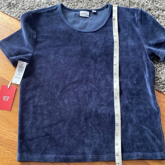 NWT Aritzia Sunday Best Velvet Henri T-Shirt in Total Eclipse Navy Blue Small - Picture 10 of 13